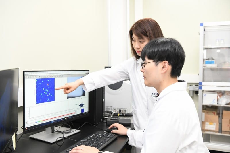 Korean Researchers Develop SERS Platform 100,000 Times More Sensitive Than ELISA for Alzheimer’s Detection