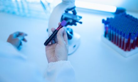 Clinical Trial Evaluates Blood Test for Early Breast Cancer Detection Alongside Mammography